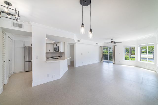 815 W Boynton Beach Boulevard 12-106, Boynton Beach, FL 33426