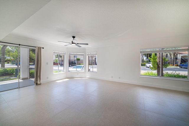 815 W Boynton Beach Boulevard 12-106, Boynton Beach, FL 33426