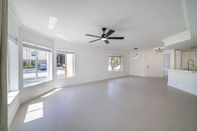 815 W Boynton Beach Boulevard 12-106, Boynton Beach, FL 33426