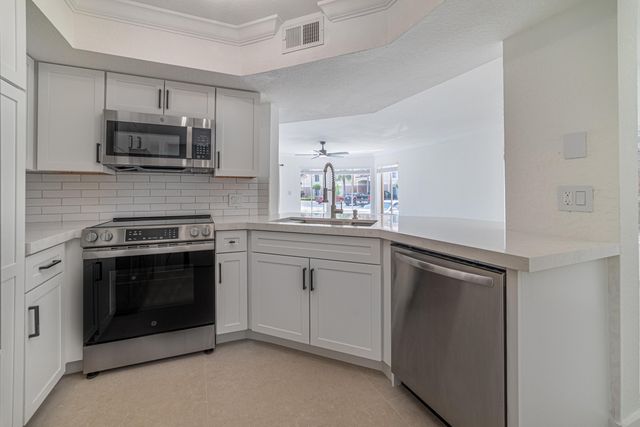 815 W Boynton Beach Boulevard 12-106, Boynton Beach, FL 33426