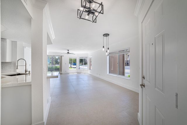 815 W Boynton Beach Boulevard 12-106, Boynton Beach, FL 33426