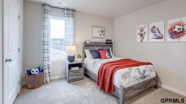 6506 Lawnwood Drive, Papillion, NE 68133