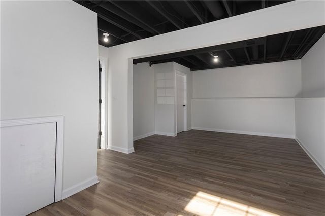 15528 Crestwood Drive, Basehor, KS 66007