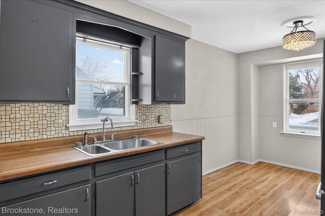 22315 Kramer Street, St. Clair Shores, MI 48080