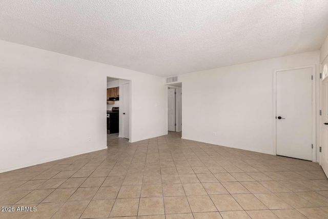 190 W SEAGOE Avenue, Coolidge, AZ 85128