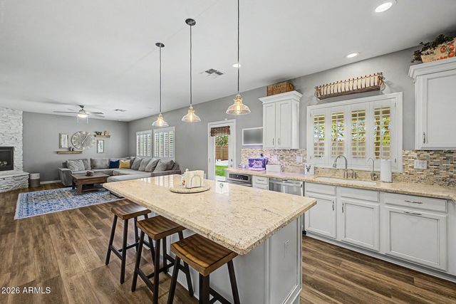 2559 S BUTTE Lane, Gilbert, AZ 85295