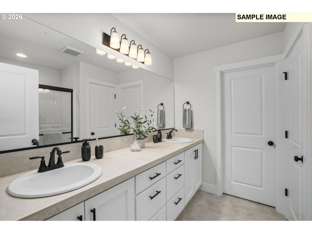 2555 Bourbon St, Forest Grove, OR 97116