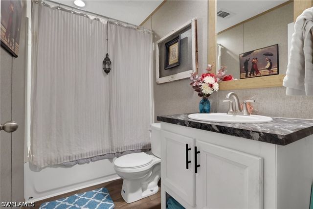 372 Santa Fe TRL, North Fort Myers, FL 33917