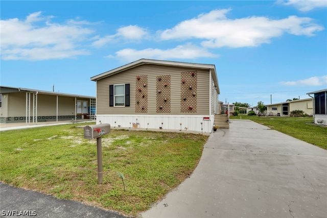372 Santa Fe TRL, North Fort Myers, FL 33917