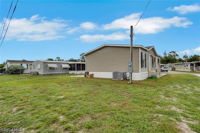 372 Santa Fe TRL, North Fort Myers, FL 33917