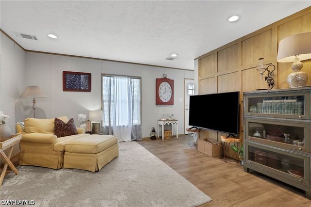 372 Santa Fe TRL, North Fort Myers, FL 33917