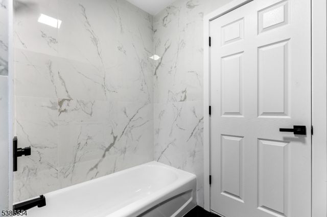102 Oxford St, Paterson City, NJ 07522