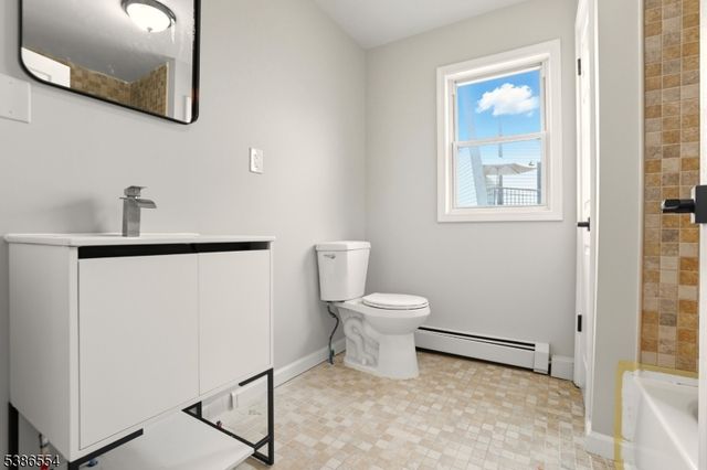 102 Oxford St, Paterson City, NJ 07522