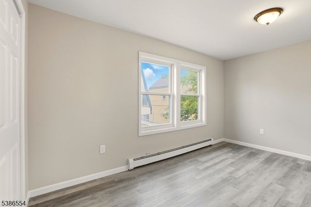 102 Oxford St, Paterson City, NJ 07522