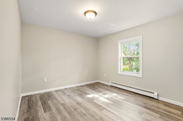102 Oxford St, Paterson City, NJ 07522