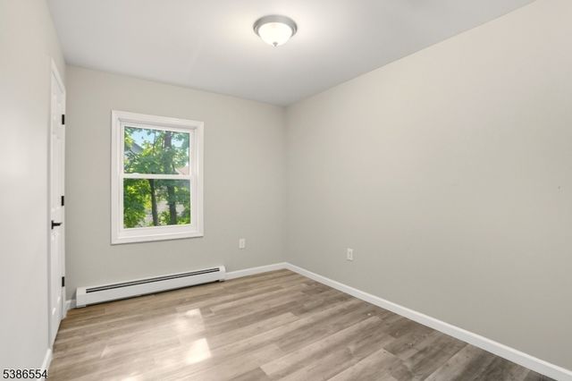 102 Oxford St, Paterson City, NJ 07522