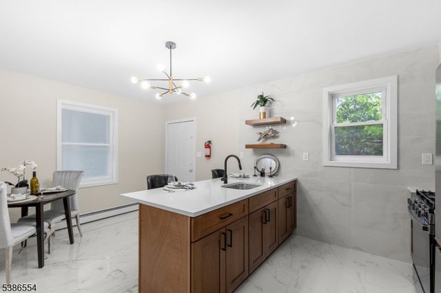 102 Oxford St, Paterson City, NJ 07522