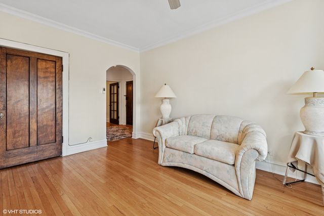 7639 Jackson Boulevard 1-W, Forest Park, IL 60130