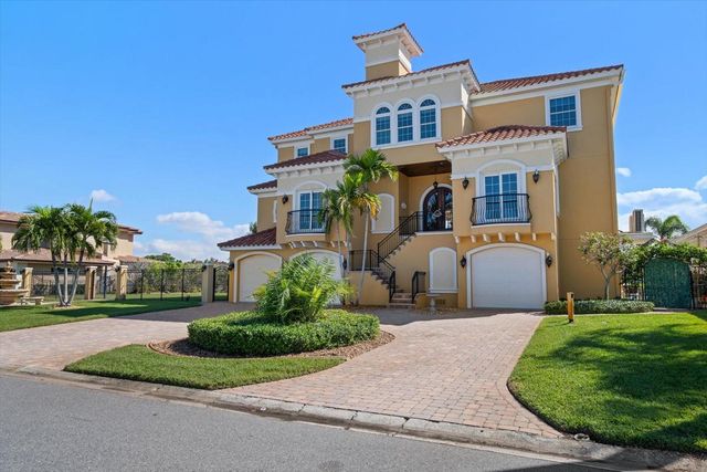 211 POINCIANA LANE, Largo, FL 33770