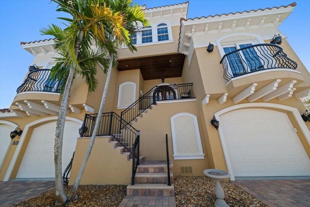 211 POINCIANA LANE, Largo, FL 33770