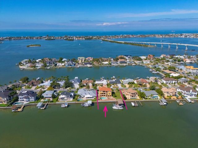 211 POINCIANA LANE, Largo, FL 33770