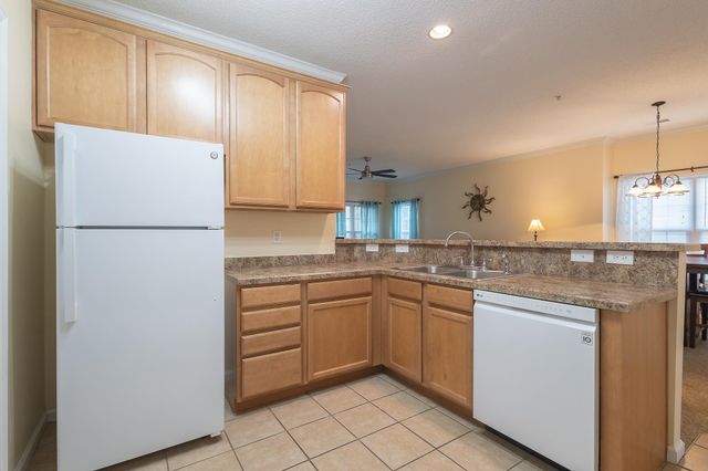 5828 Longwood Dr Unit 204, Murrells Inlet, SC 29576
