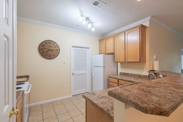 5828 Longwood Dr Unit 204, Murrells Inlet, SC 29576