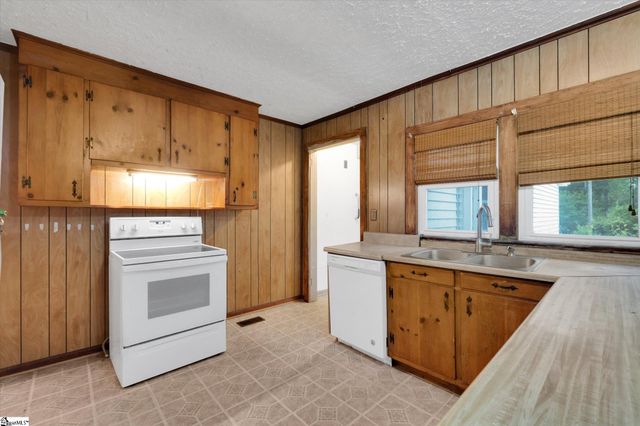 228 Perry Avenue, Simpsonville, SC 29681