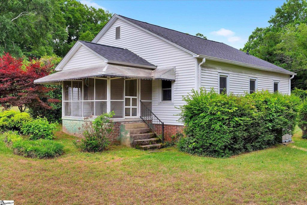 228 Perry Avenue, Simpsonville, SC 29681
