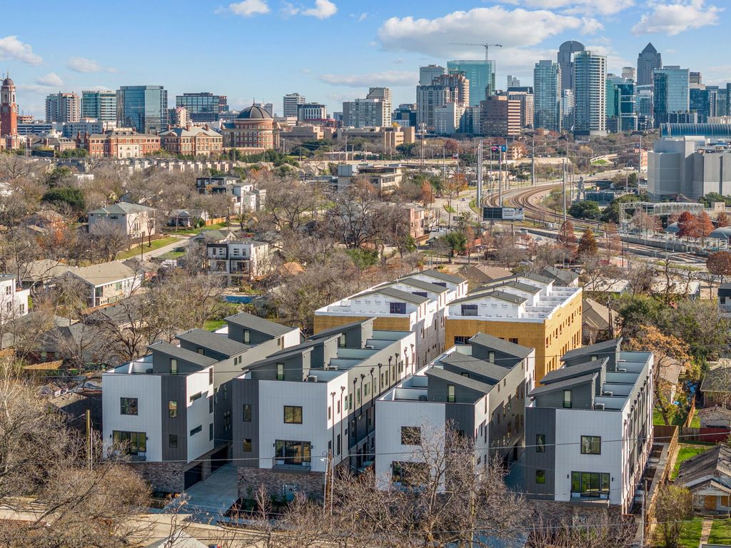 2206 Arroyo Avenue 105, Dallas, TX 75219