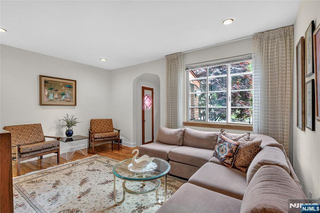 179 E Main Street, Bergenfield, NJ 07621