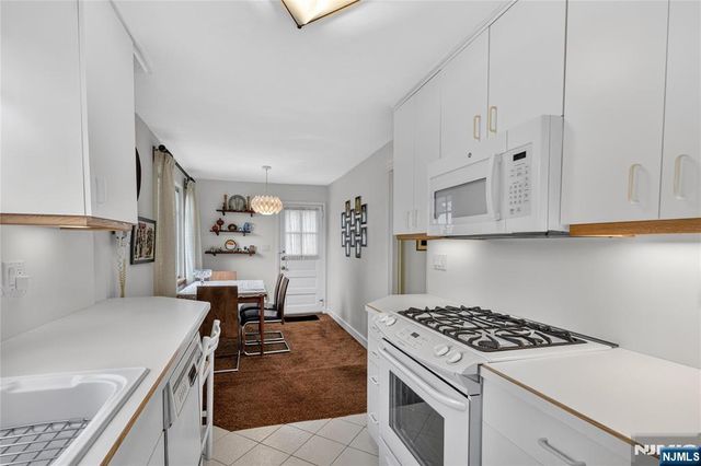 179 E Main Street, Bergenfield, NJ 07621