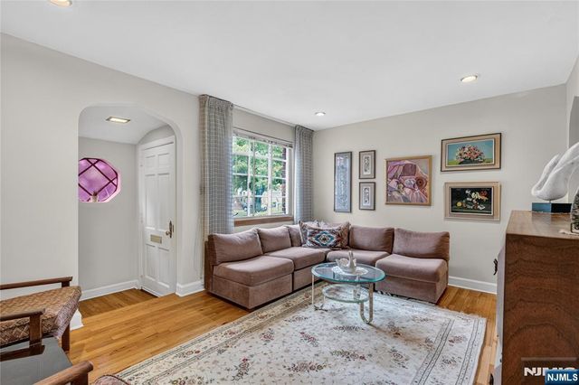 179 E Main Street, Bergenfield, NJ 07621