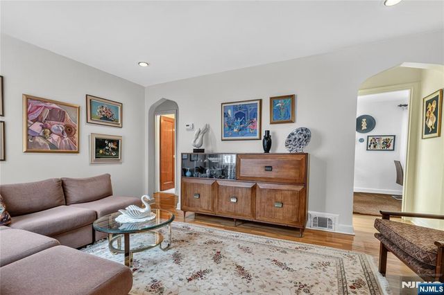 179 E Main Street, Bergenfield, NJ 07621