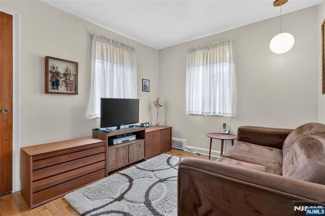 179 E Main Street, Bergenfield, NJ 07621