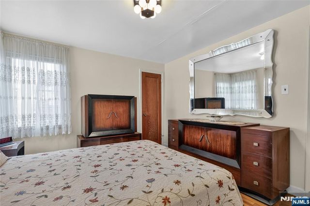 179 E Main Street, Bergenfield, NJ 07621