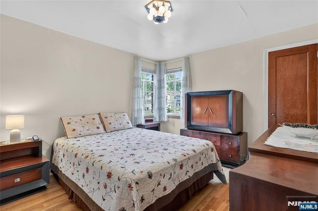 179 E Main Street, Bergenfield, NJ 07621