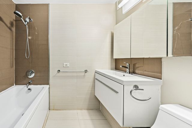 1540 N LASALLE Street 907, Chicago, IL 60610