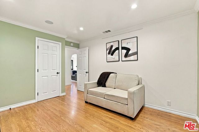 8266 Clinton Street, Los Angeles, CA 90048