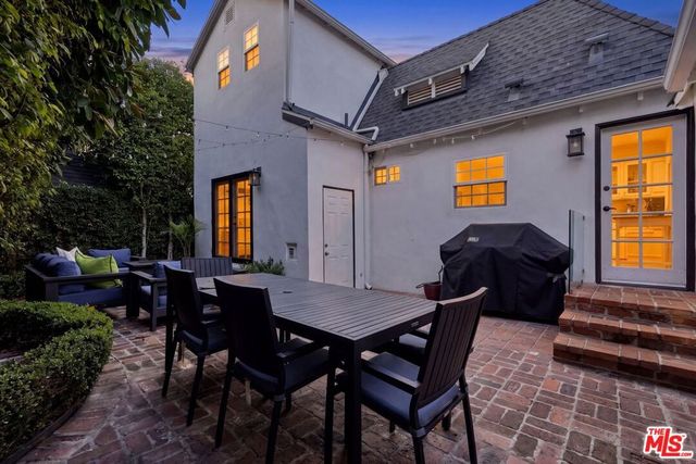 8266 Clinton Street, Los Angeles, CA 90048