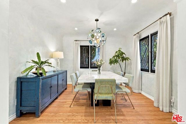 8266 Clinton Street, Los Angeles, CA 90048