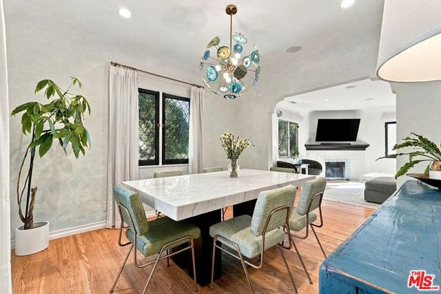 8266 Clinton Street, Los Angeles, CA 90048