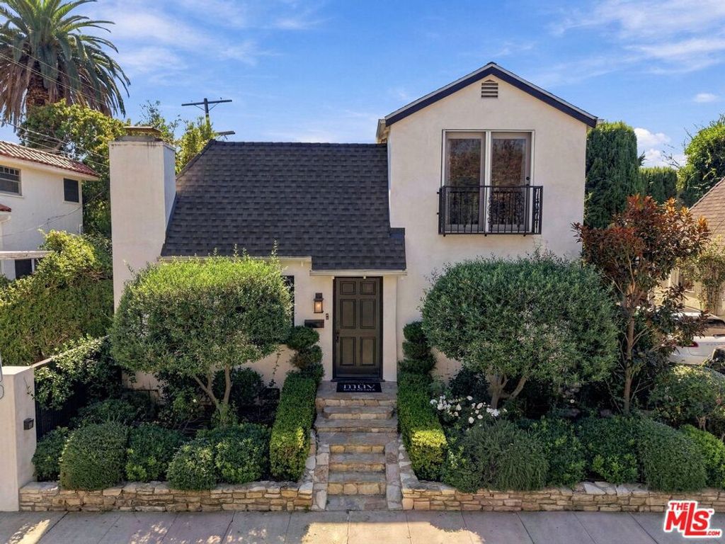 8266 Clinton Street, Los Angeles, CA 90048