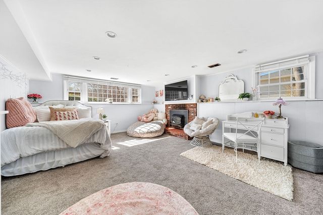 154 Holly Lane, Holliston, MA 01746