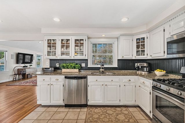 154 Holly Lane, Holliston, MA 01746