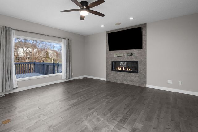 3120 Summertree Avenue, Bettendorf, IA 52722