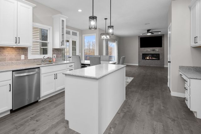 3120 Summertree Avenue, Bettendorf, IA 52722