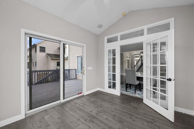 3120 Summertree Avenue, Bettendorf, IA 52722