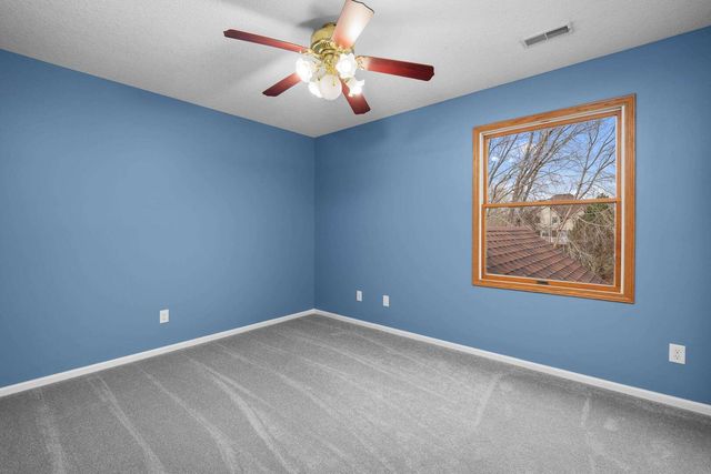 3120 Summertree Avenue, Bettendorf, IA 52722