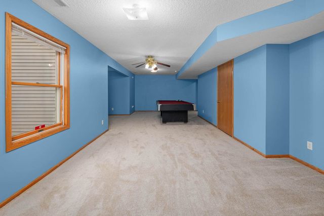 3120 Summertree Avenue, Bettendorf, IA 52722